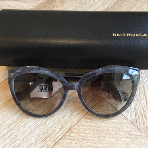 Balenciaga Accessories - BRAND NEW! Balenciaga gray cat eye sunglasses NWT